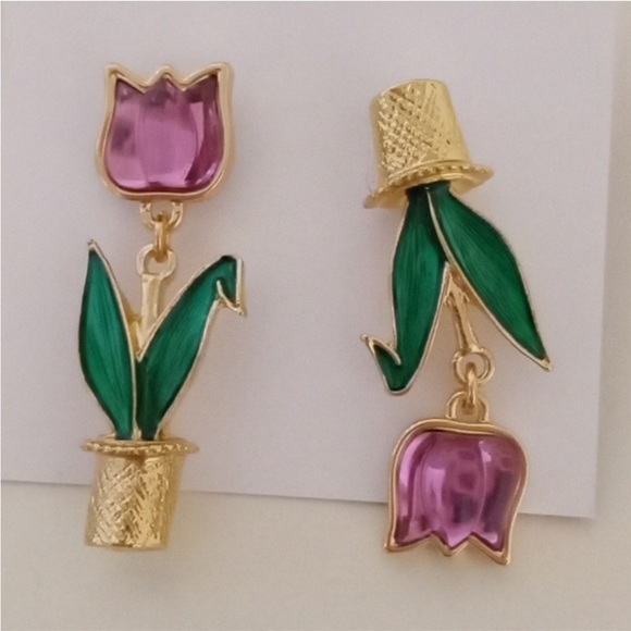 NWT 🌷 Betsey Johnson Tulip mismatched Easter Earrings in gift box - Picture 3 of 5